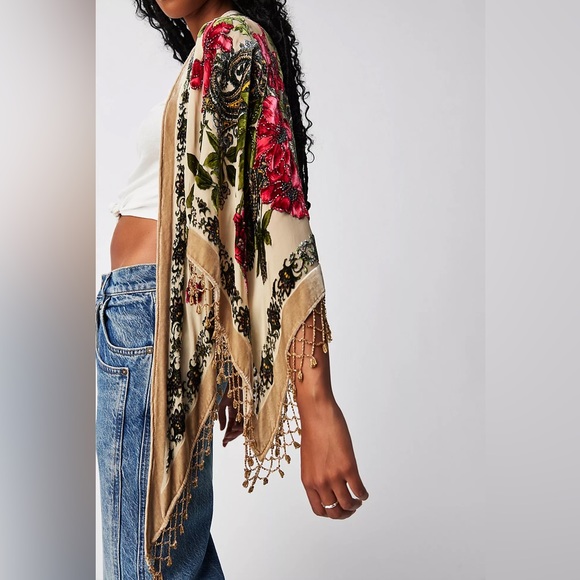 NWT Last Call Velvet Butterfly Kimono - Picture 2 of 6